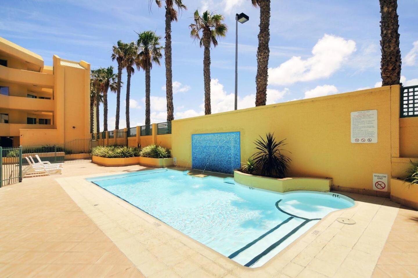 Sandcastles Beachfront Luxury Retreat Apartment Perth Exterior photo